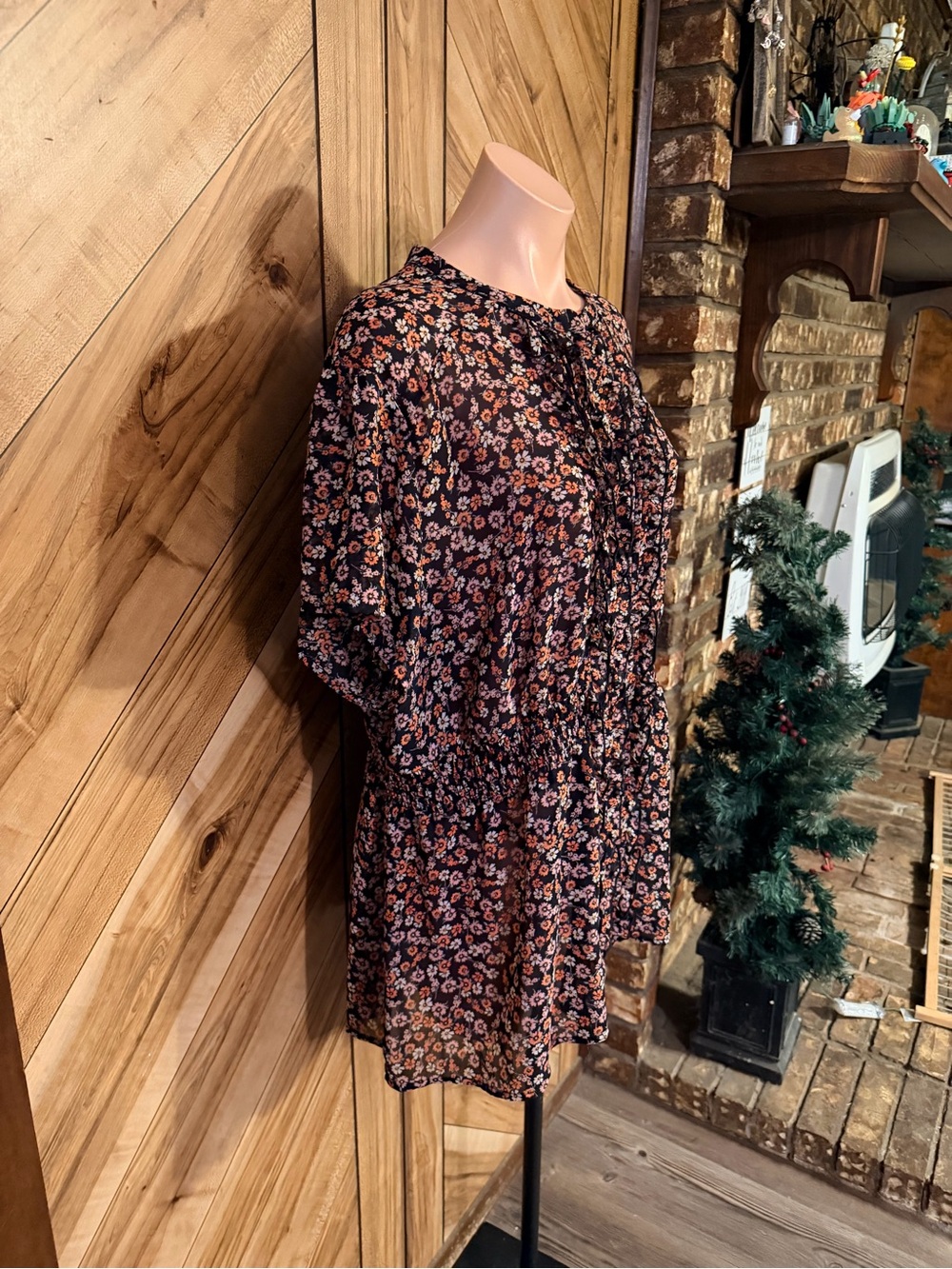Torrid Women’s 3X Floral Smocked Waist Ruffle Front Short Sleeve Blouse Top - Picture 4 of 9